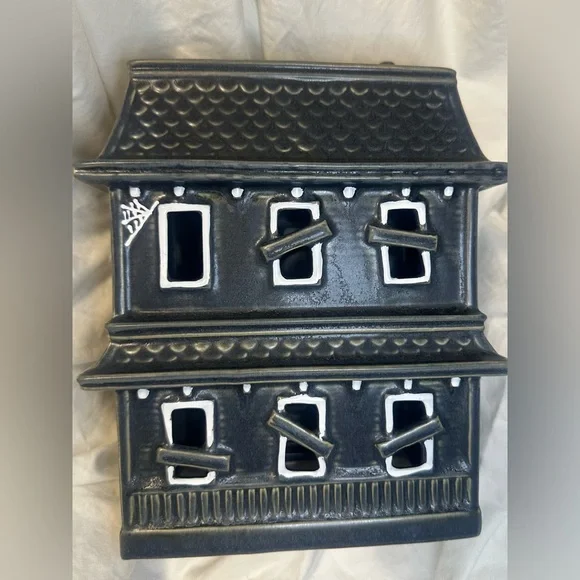 🩶 👻Pottery Barn Ceramic Haunted House - Dark Gray Medium🩶👻 - Picture 7 of 11